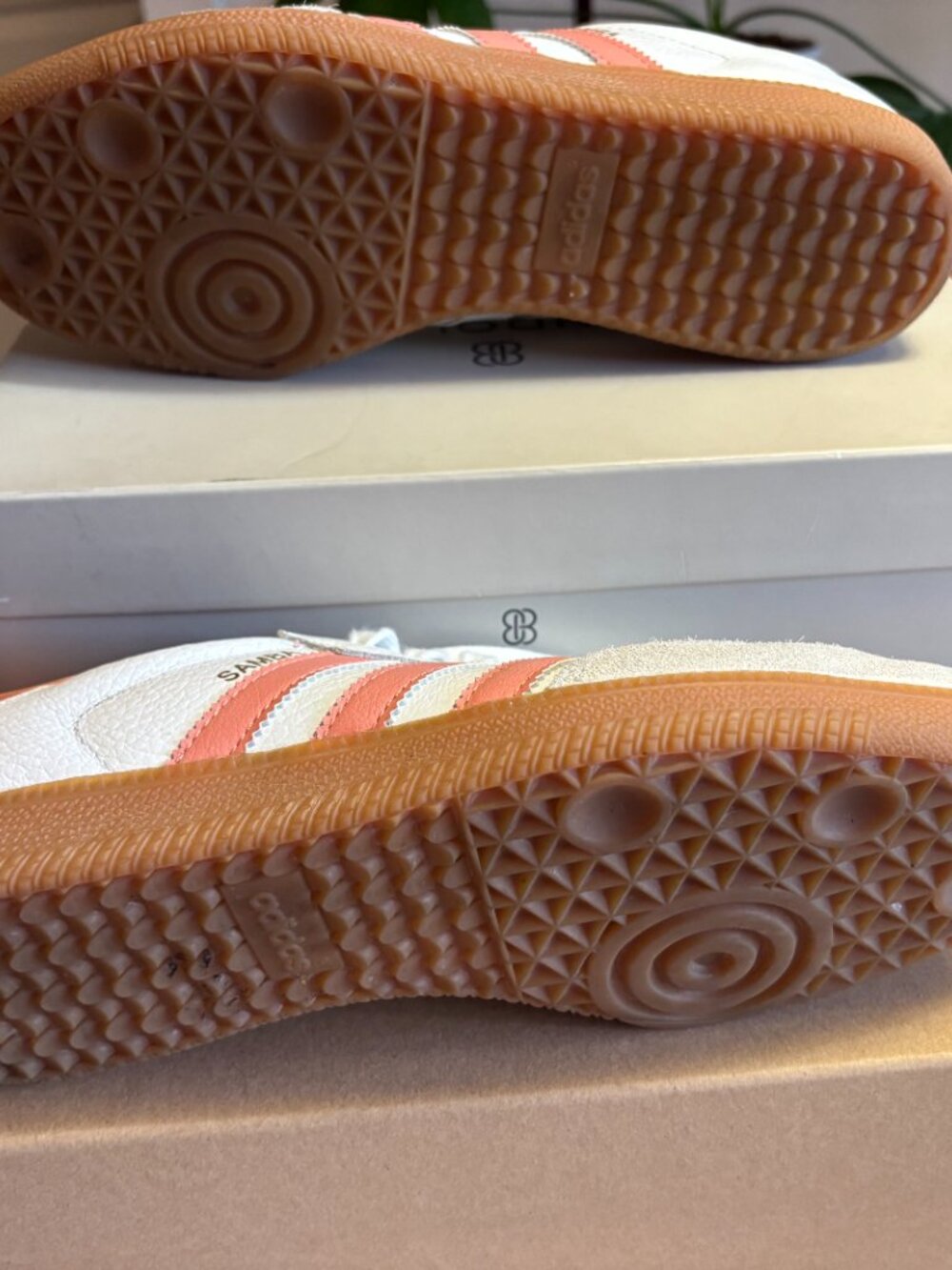 Adidas Samba in Rose & White - Picture 3 of 5